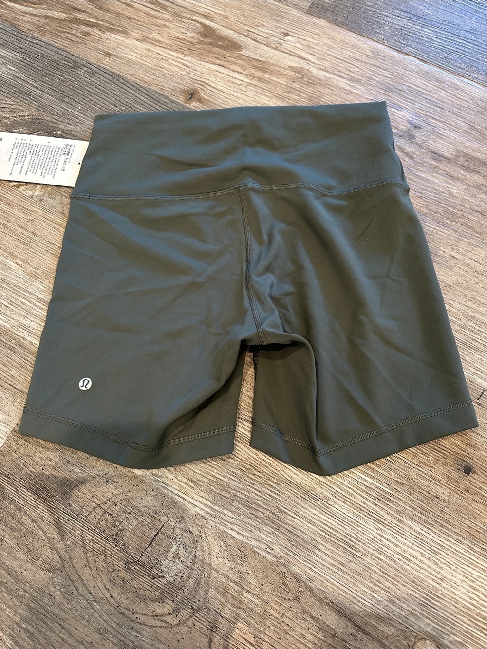 NEW with tags! 	
Wunder Train High-Rise Short 6" Palm Deco / Size 10 - Picture 3 of 4